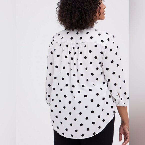 Worn 1x Torrid Crepe Chain Detail Blouse - Picture 3 of 10